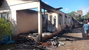 Casa Destru Da Pelo Fogo Em Salto Do Jacu