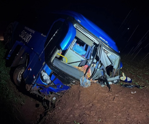 ÔNIBUS  COM CRIANÇAS DA EQUIPE DE SARANDI>Três  feridos seguem internados