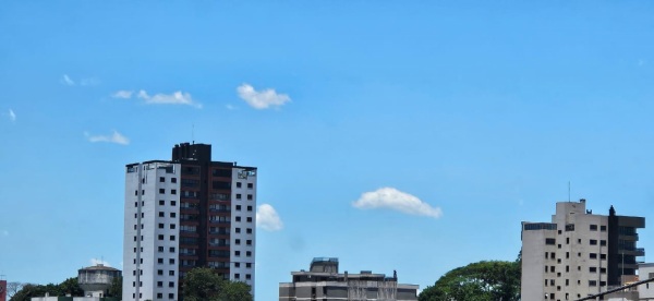 TEMPO> Sexta-feira de céu azul e sol Brilhando em Cruz Alta com muito calor