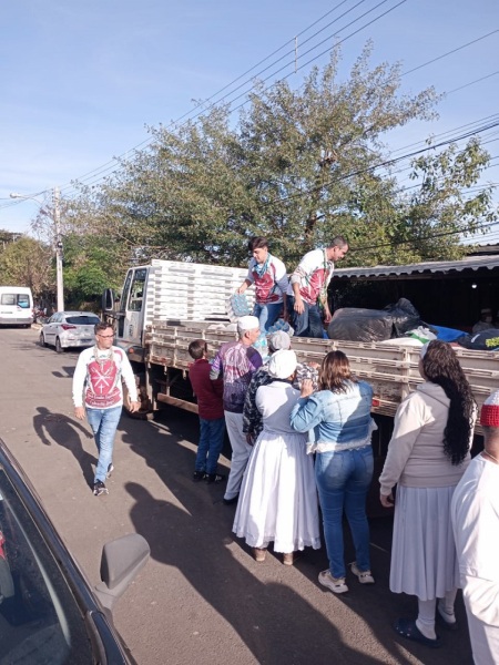 DIA D AXÉ> Comitiva de Cruz Alta levou donativos de arrecadação para Canoas 