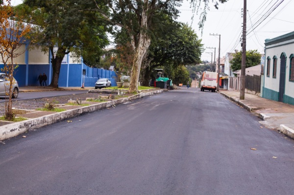 PRA FRENTE CRUZ ALTA> Primeiro quarteirão da General Câmara ganhou asfalto