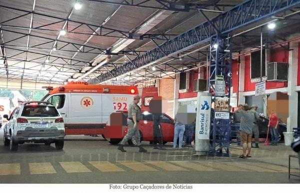 TRÂNSITO: Condutor tem mal súbito e atinge parede de supermercado em Ijuí