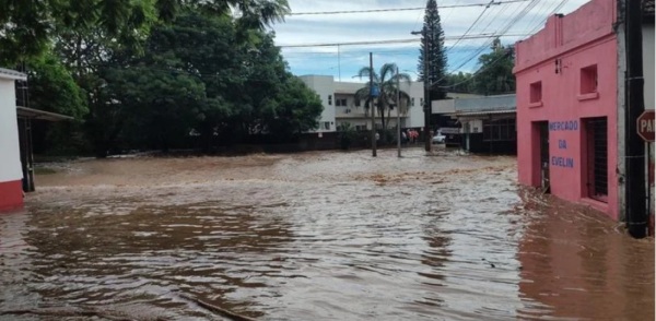 SÃO SEPÉ>80 casas danificadas por alagamentos devido a chuva intensa na quinta