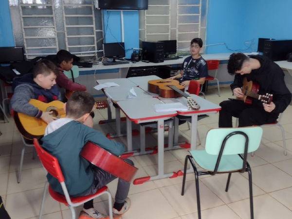 Oficinas do Coxilha vai à Escola seguem após o encerramento do festival