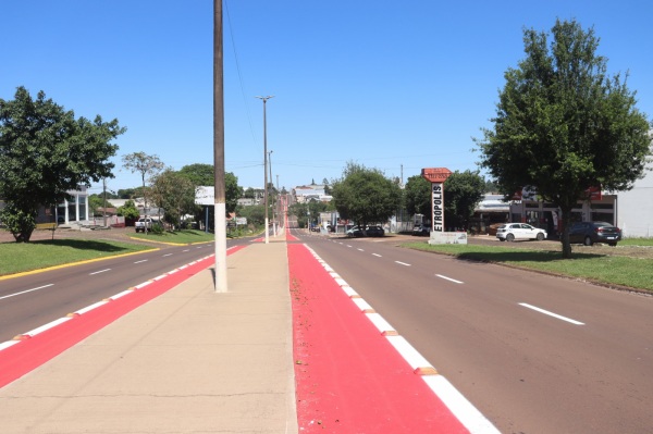 PINTURA NOVAS> Estrada do Campus e Plácido de Castro recebem sinalização