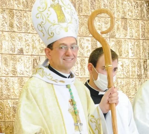 Dom Adelar Baruffi, ex Bispo de Cruz Alta, passou por cirurgia em Curitiba