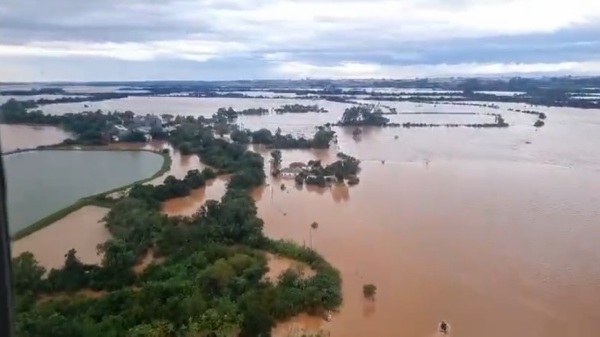 CHUVAS> Voltam a ganhar força nesta terça em regiões atingidas por enchentes 