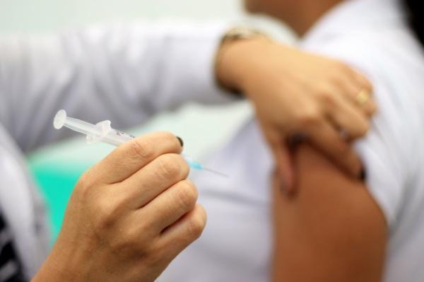 Vacinação contra a Covid-19 segue descentralizada nas ESFs