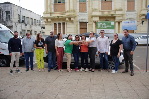 Secretaria de Desenvolvimento Social recebe dois veículos