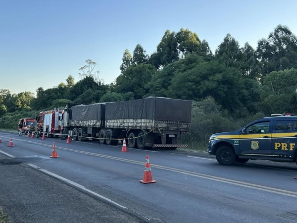 Homem morre prensado pela cabine de carreta na BR-158