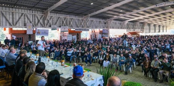 EM AGOSTO> SOS Agro organiza  tratoraço em Porto Alegre