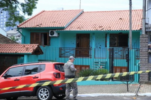 Homem que disparou contra família e policiais tinha histórico de esquizofrenia