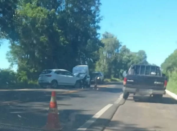 BR 285 BOZANO> Duas pessoas ficam feridas em colisão frontal nesta quinta