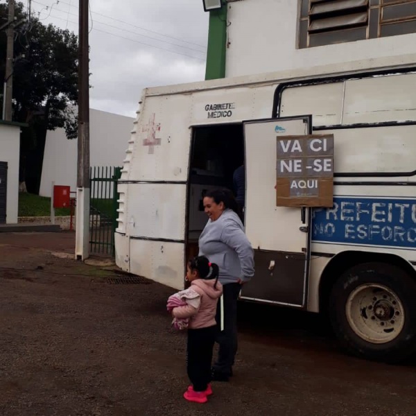 VACINAÇÃO> Unidade móvel de saúde esteve na quarta na Vila Rancho