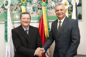 BOA VISTA DO CADEADO> João Paulo Beltrão e José Fracaro tomam posse 