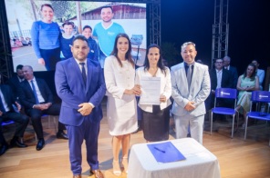 Cruz Alta Empossa Prefeita Reeleita Dr. Paula, Vice Junior e Secretários