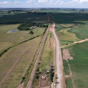 BENJAMIN NOTT> Seguem as obras de asfaltamento da Rodovia Luciano  Furian