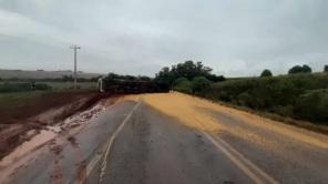 RS 223 : Entre Ibirubá e Cruz Alta ficou interditada 06 horas devido acidente