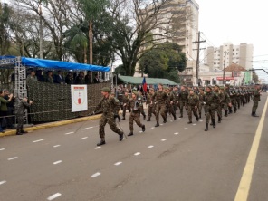 DESFILE> Cruz-altenses prestigiaram o 7 de Setembro na manhã do feriado