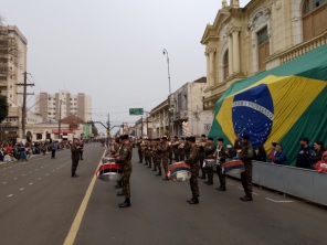 DESFILE> Cruz-altenses prestigiaram o 7 de Setembro na manhã do feriado