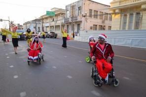Descida da Pinheiro , o desfile de Natal, encanta na sua primeira apresentação