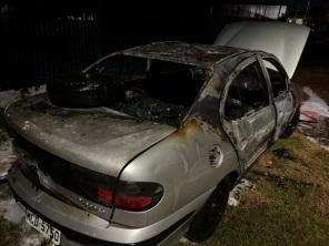 FERIADÃO: Veículo é consumido por incêndio na noite da sexta em Cruz Alta