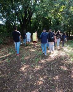 Alunos da EMEF Carlos Gomes visitam Horto Florestal