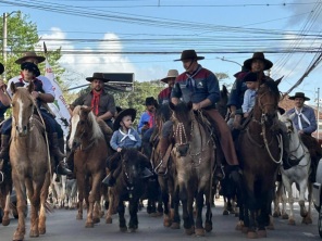 TRADIÇÃO> Abertura Oficial dos Festejos Farroupilhas 2024 foi neste sábado 