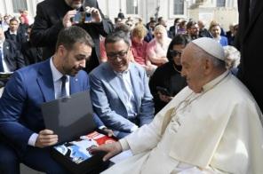 VATICANO: Governador convida Papa Francisco para vir ao RS em 2026
