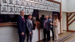 Quadro de Paulo Moraes é inaugurado na galeria de ex-presidentes da Câmara