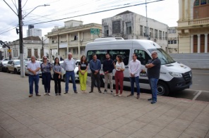 Secretaria de Desenvolvimento Social recebe dois veículos