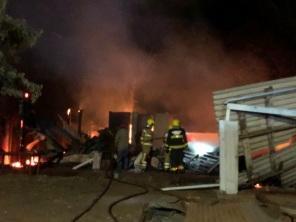 Incêndio destrói estabelecimento comercial em Santa Bárbara do Sul na sexta