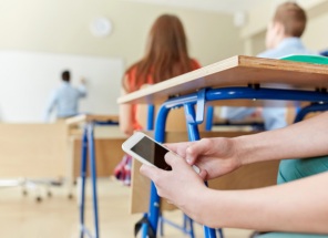 Uso de celulares por estudantes nas escolas: