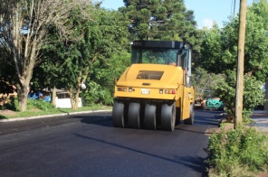 LOTE 09> Sete bairros de Cruz Alta estão recebendo asfalto 
