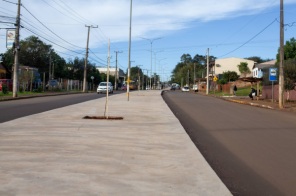 MODERNIZAÇÃO> Av. Xavantes Requalificada com Cerejeiras e Ciclovia