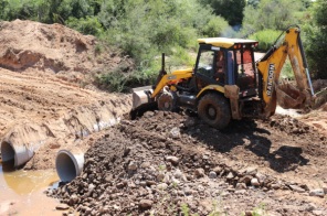 Obras de Boa Vista do Incra constrói desvio para garantir trafegabilidade